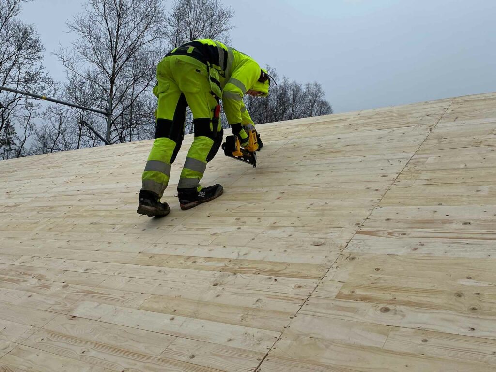 Takrenovering byggföretag Örebro